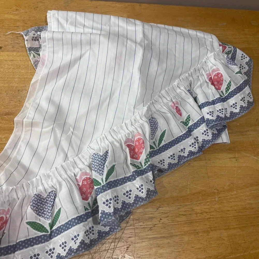 Vtg Cottagecore Tulip Heart Swag Curtains Set of 2 Blue White Striped 30x36 USA